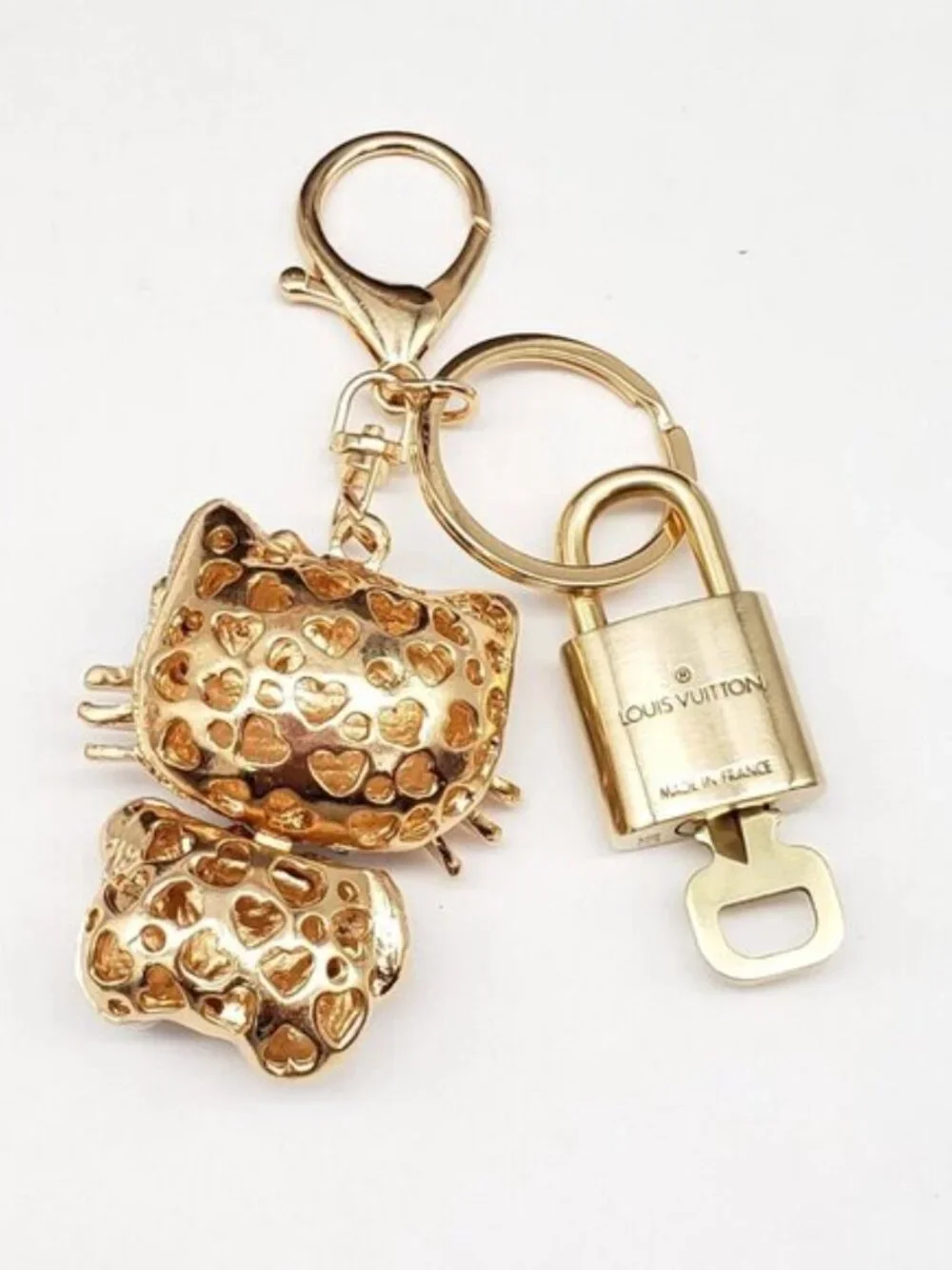 Louis Vuitton Authentic Gold Padlock 🔒 Key+Unbranded Hello Kitty Keychain/Charm - Picture 4 of 7